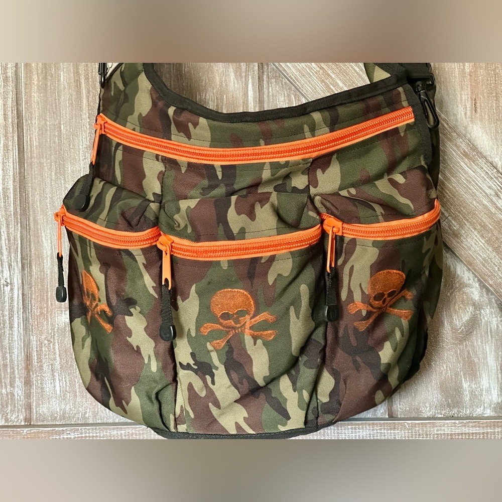 DIAPER DUDE CAMO MESSENGER DIAPER BAG! - Picture 2 of 9